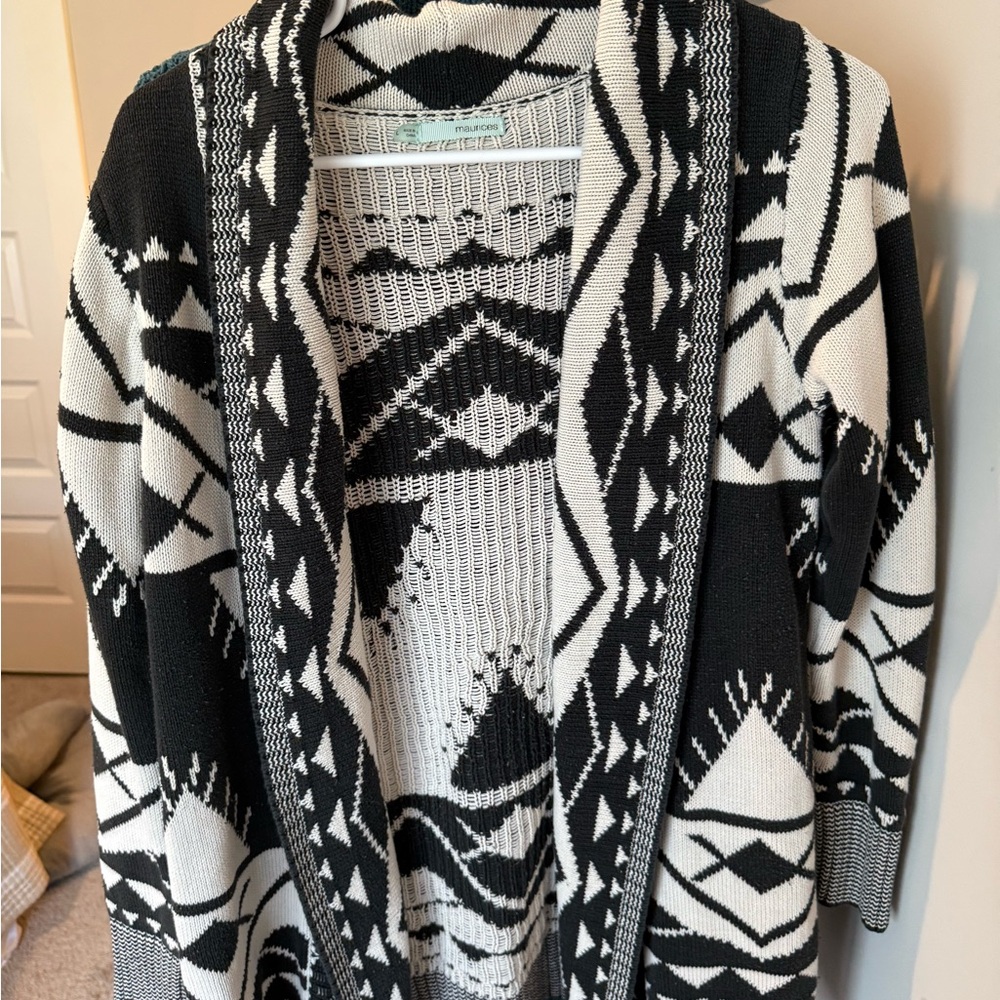 Maurices Black and Cream Patterned Cardigan